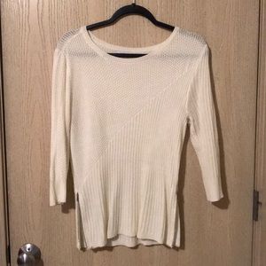 Knit sweater with half sleeves